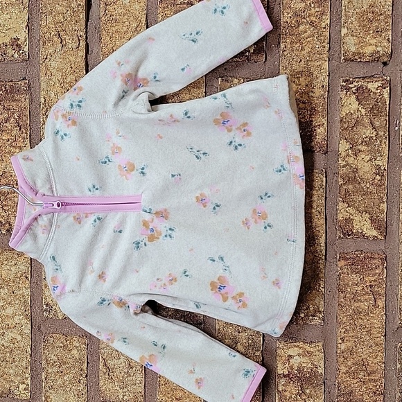 Oshkosh Light Gray Pullover With Floral Accents SIZE 12 MONTHS - Picture 1 of 6